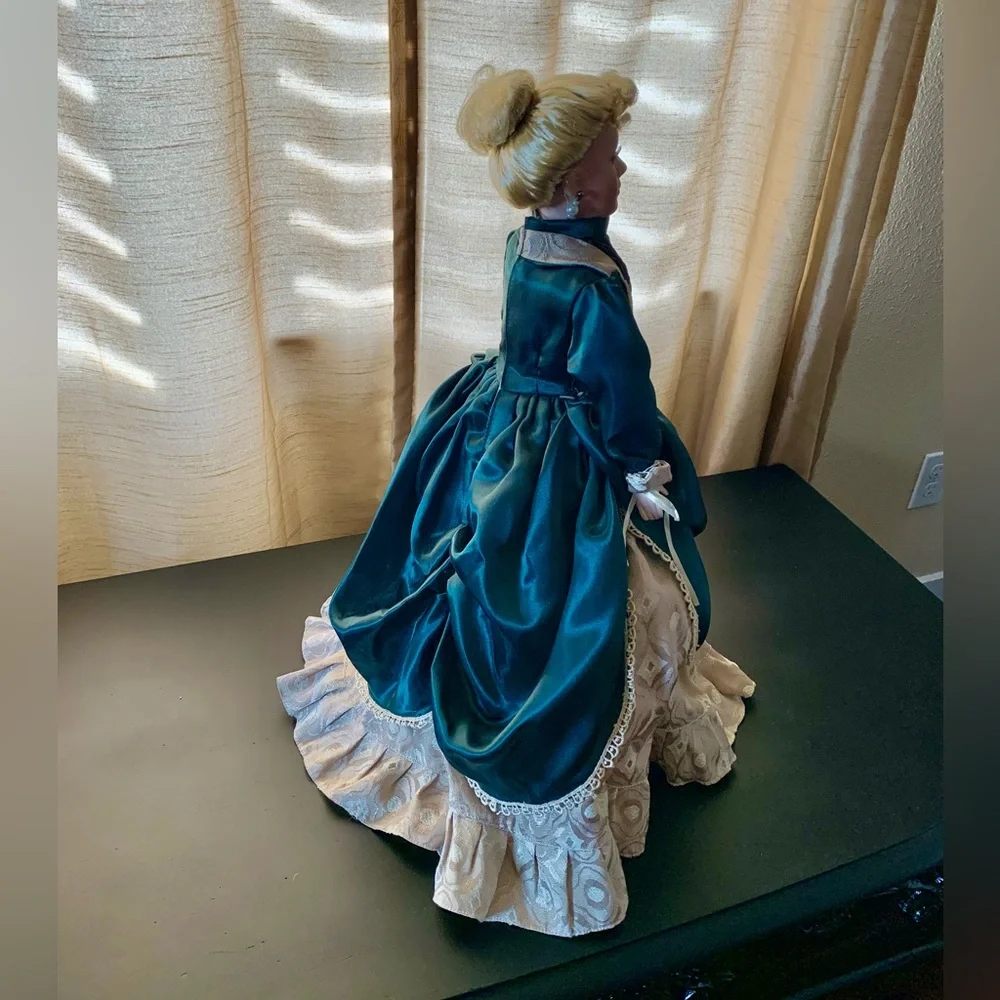 New in box. Elegant Victorian Porcelain Doll in Green and Cream Dress. Stand inc - Picture 6 of 13
